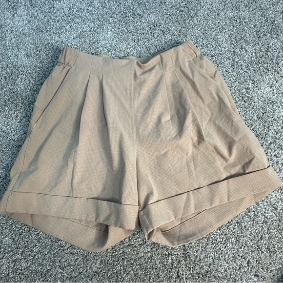 Lululemon Practical Play Short 3.5" 2 XS Beech Wood tan khaki pull on travel - Picture 5 of 11